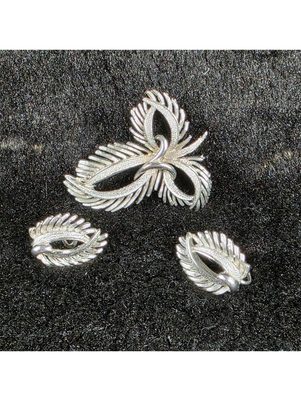 Brooch and Clip On Earrings Coro Jewelry (Signed 1963)-Frosted Feather Large